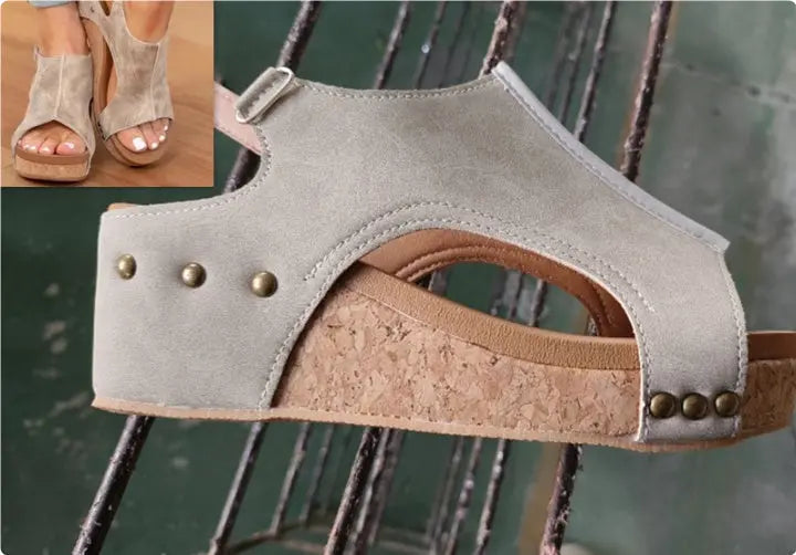 Women's Wedge Peep Toe Platform Rivet Sandals - MaraFormigone