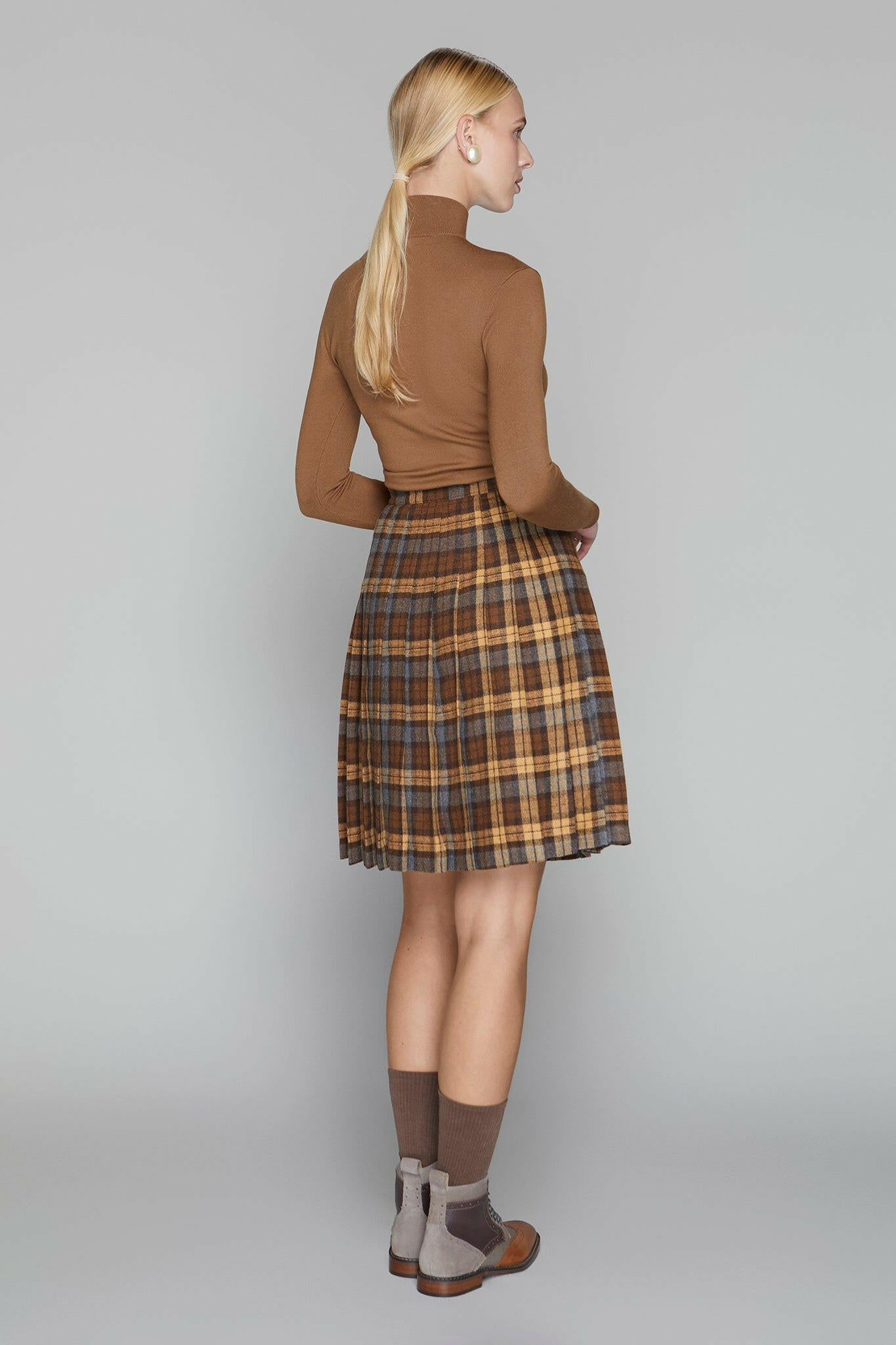 Camden Sweater in Cinnamon Apparalel