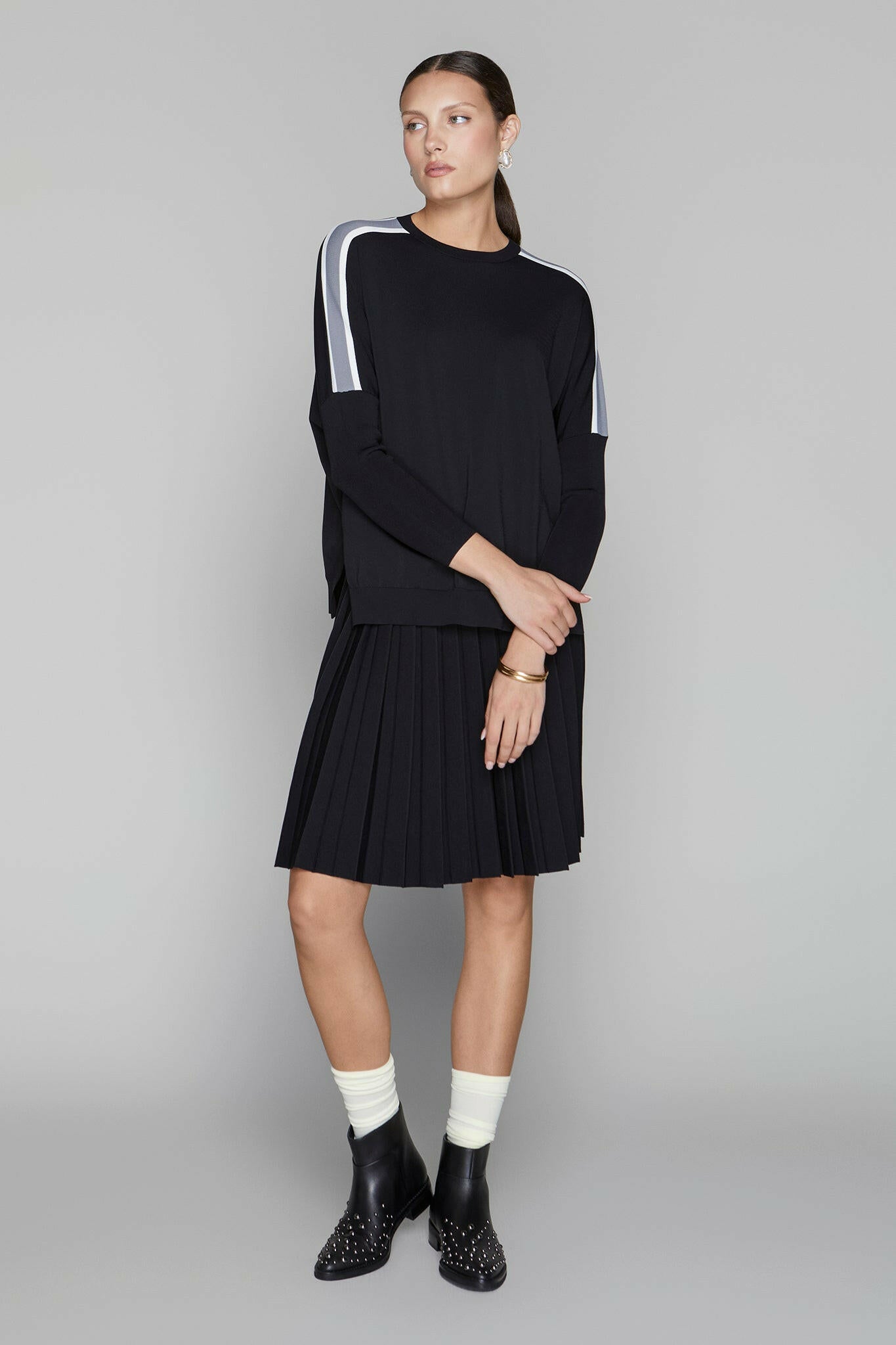 Montia Top in Black Gray Stripe Apparalel