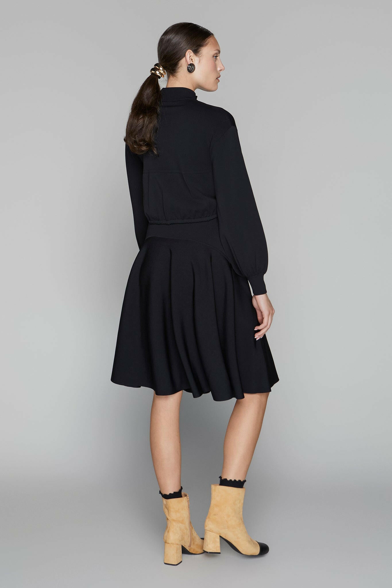 Brighton Skirt in Black Apparalel