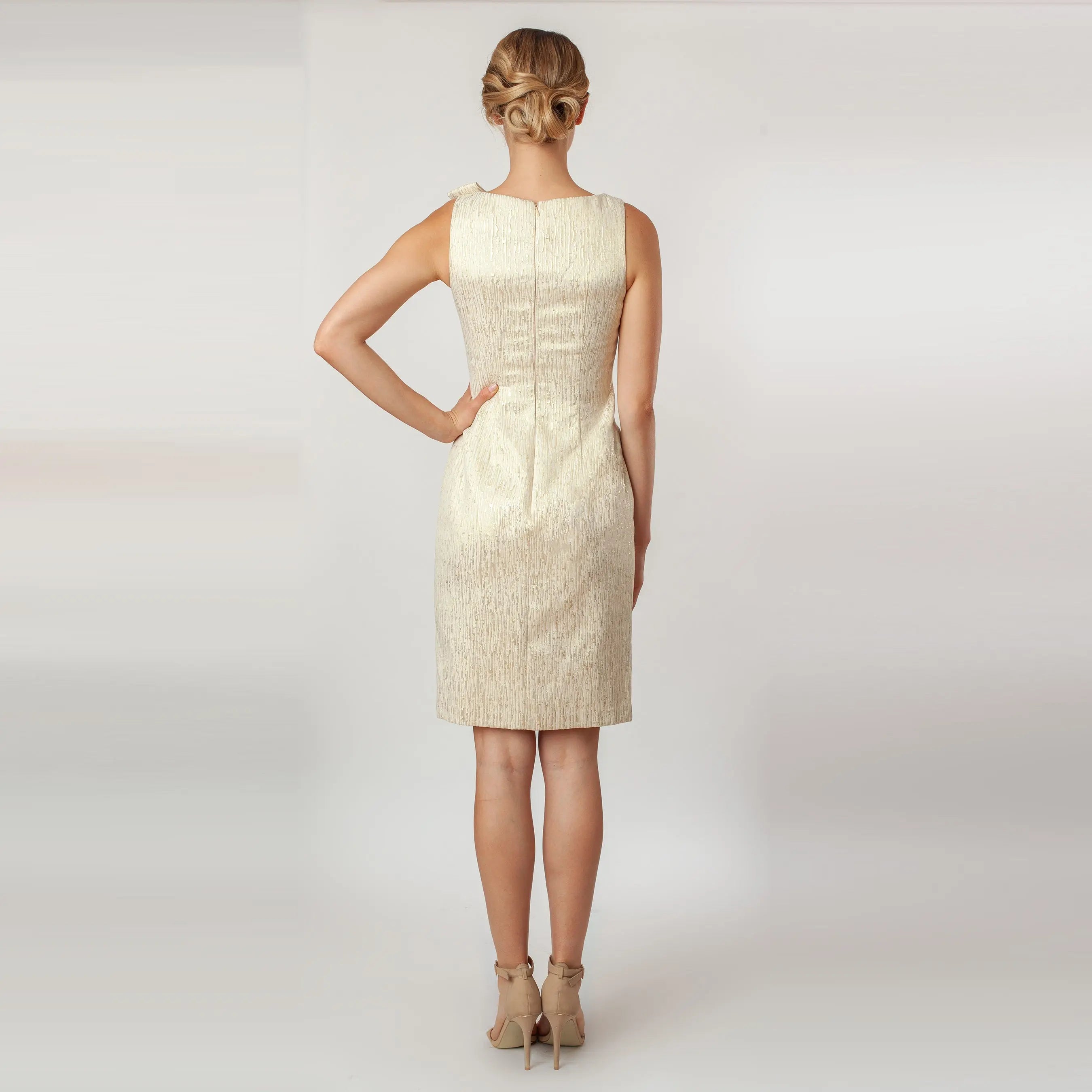 Funda clásica con lazo y cuello barco Signature