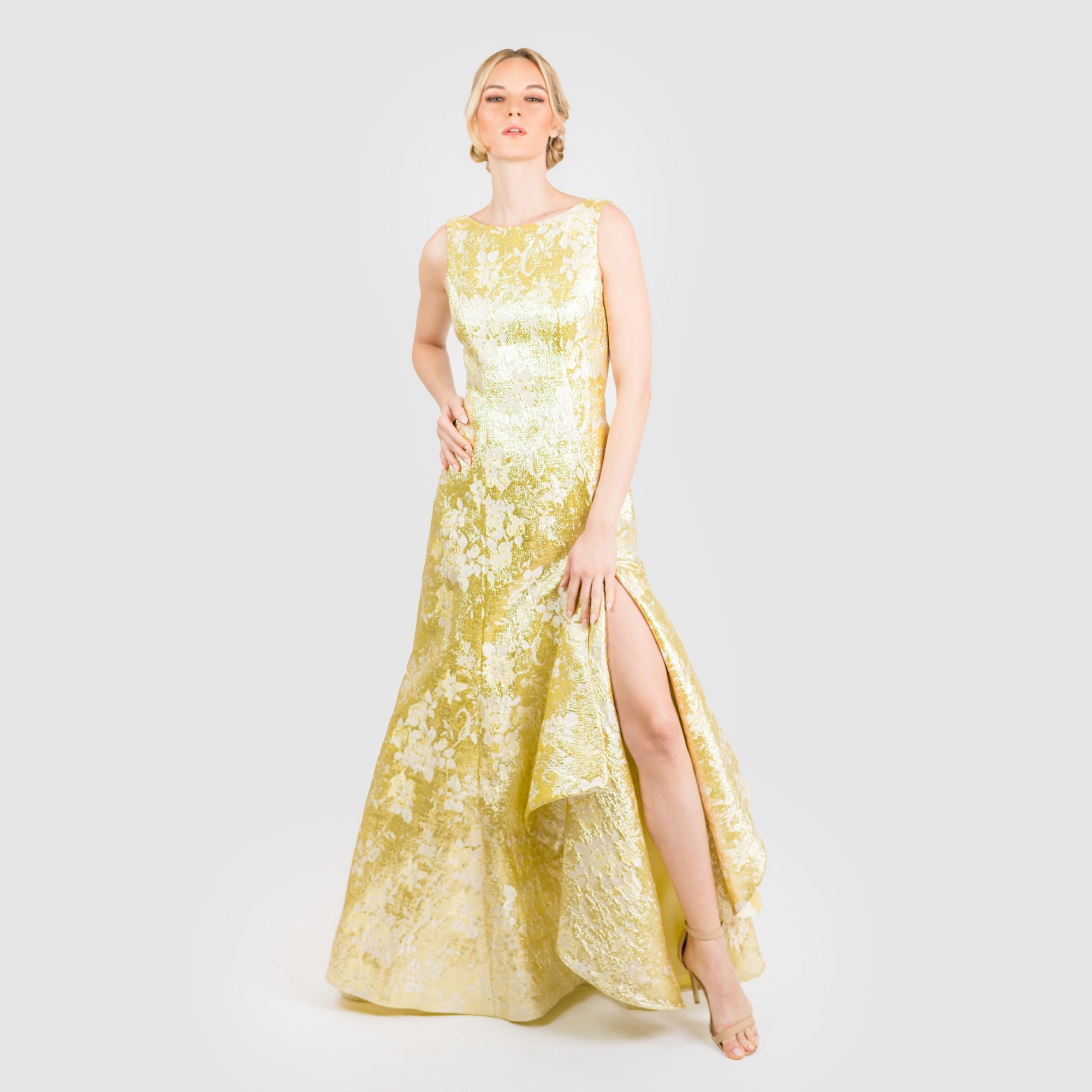 The Sleeveless Side Bottom Flounce Gown Classic - MaraFormigone