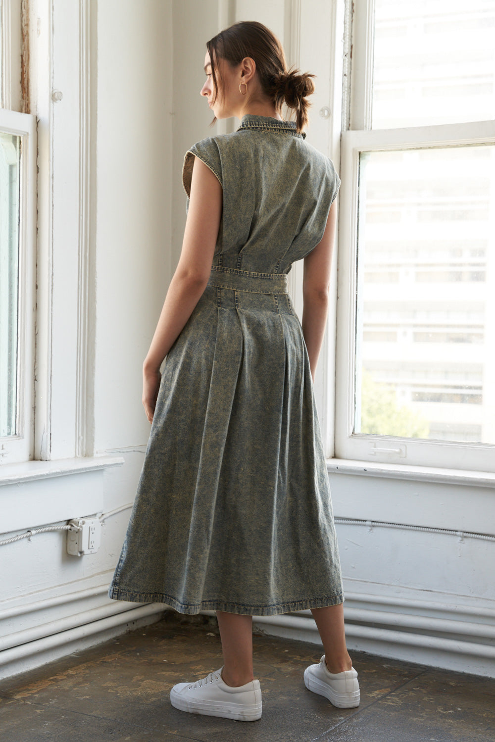 SUNSHINE SQUEEZE DENIM MIDI DRESS - MaraFormigone