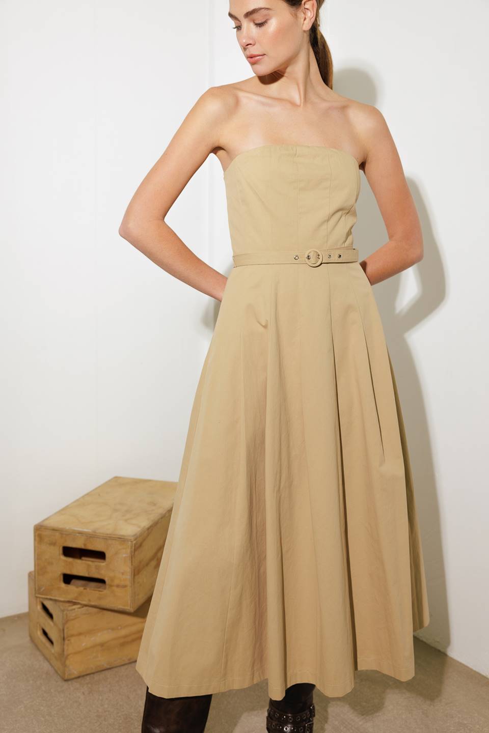 VESTIDO MIDI TEJIDO QUE RECIBE CUMPLIDOS