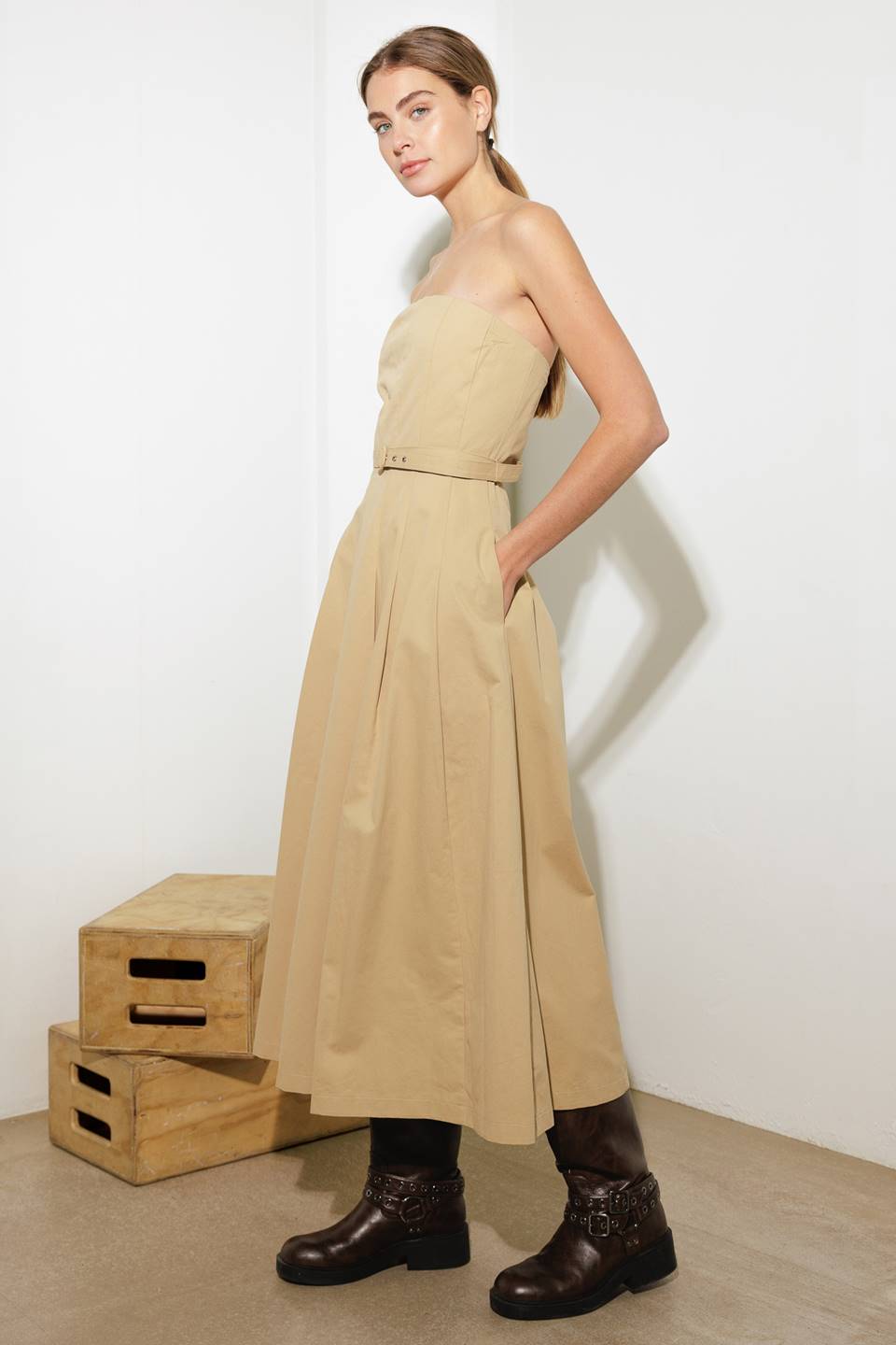 VESTIDO MIDI TEJIDO QUE RECIBE CUMPLIDOS