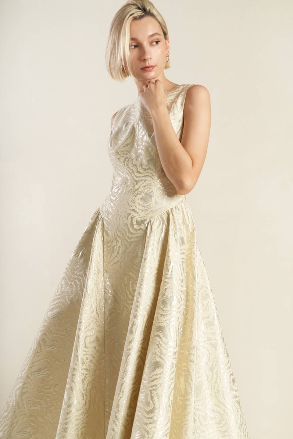 VESTIDO MIDI CHAMPAGNE TECIDO, CONFIRA SUA QUALIDADE