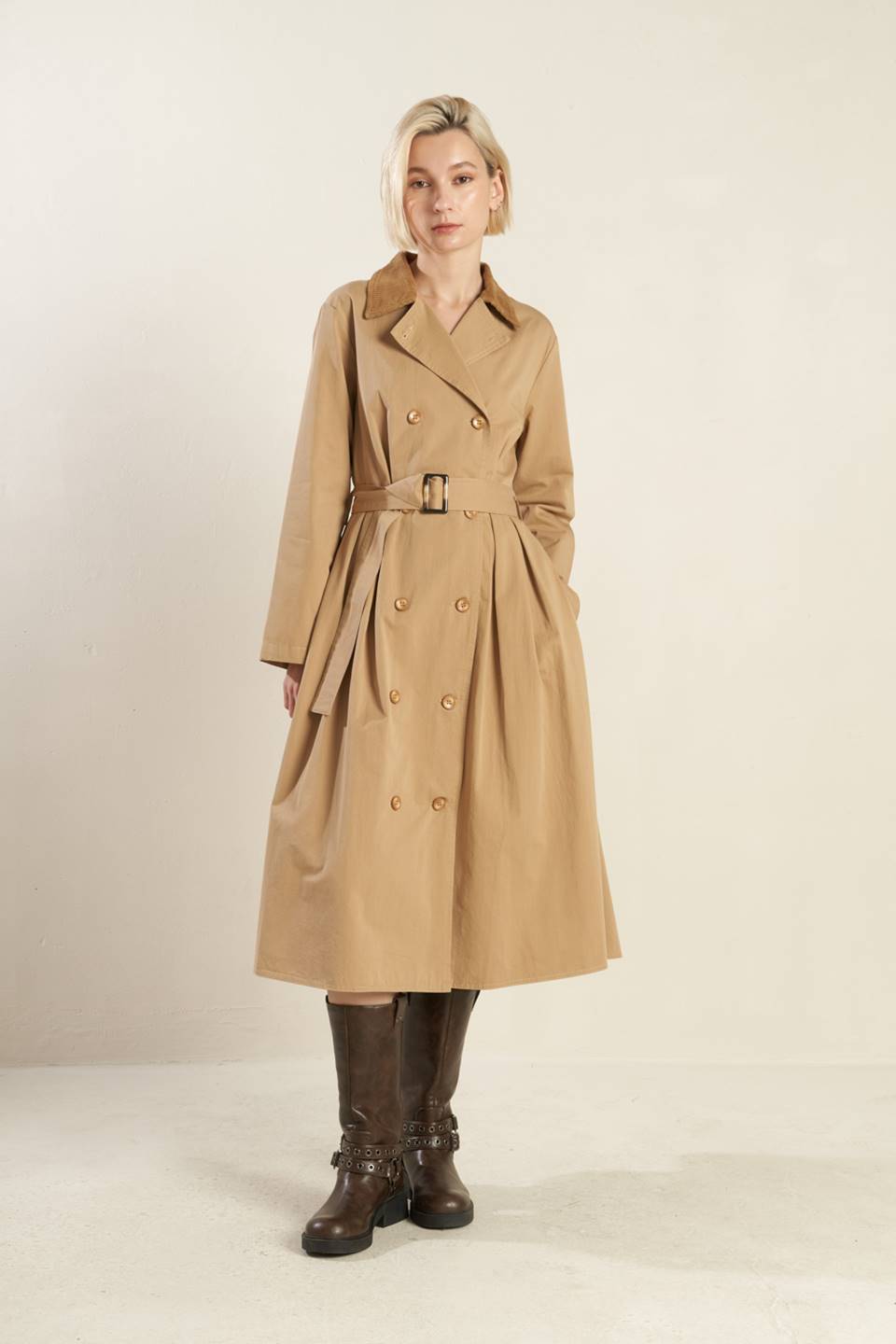 TRENCH COAT MIDI TECIDO COM ESTAMPA DE FOLHAS CAÍDAS