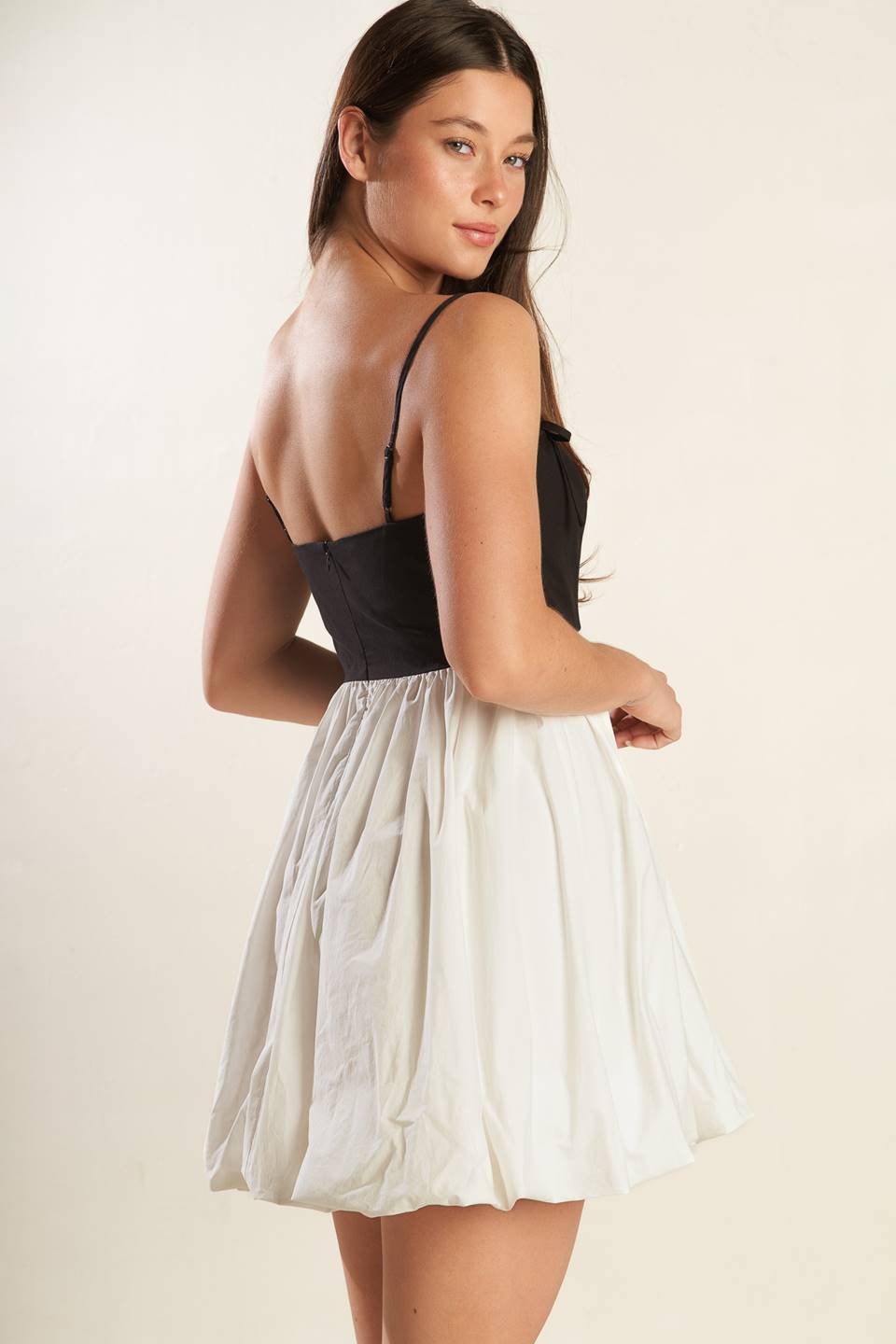 Mini vestido PATIO SENSETS com combinação de tecido