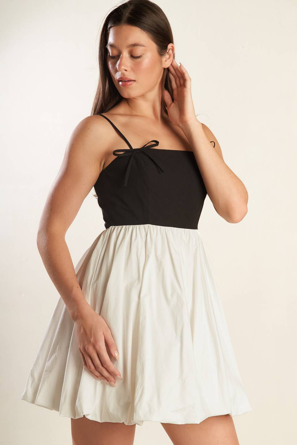 Mini vestido PATIO SENSETS com combinação de tecido