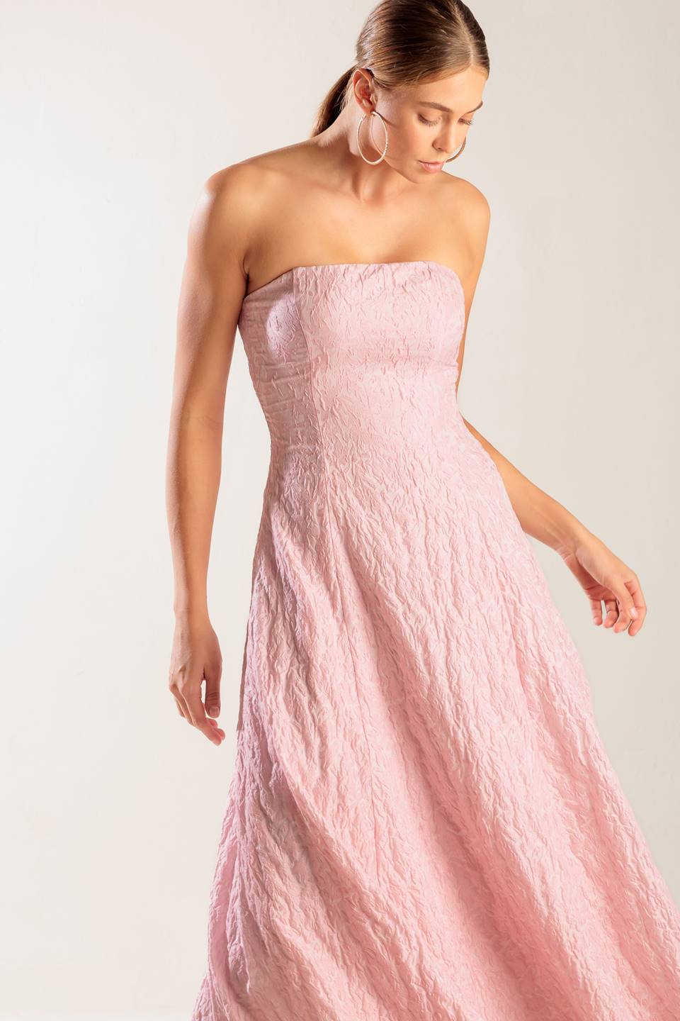 VESTIDO MIDI ROSA TEJIDO
