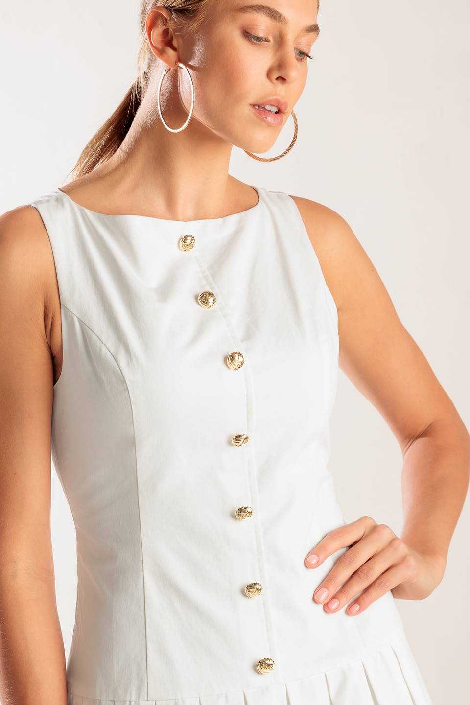 VESTIDO MINI BRANCO DE TECIDO SEM COMPARAÇÃO