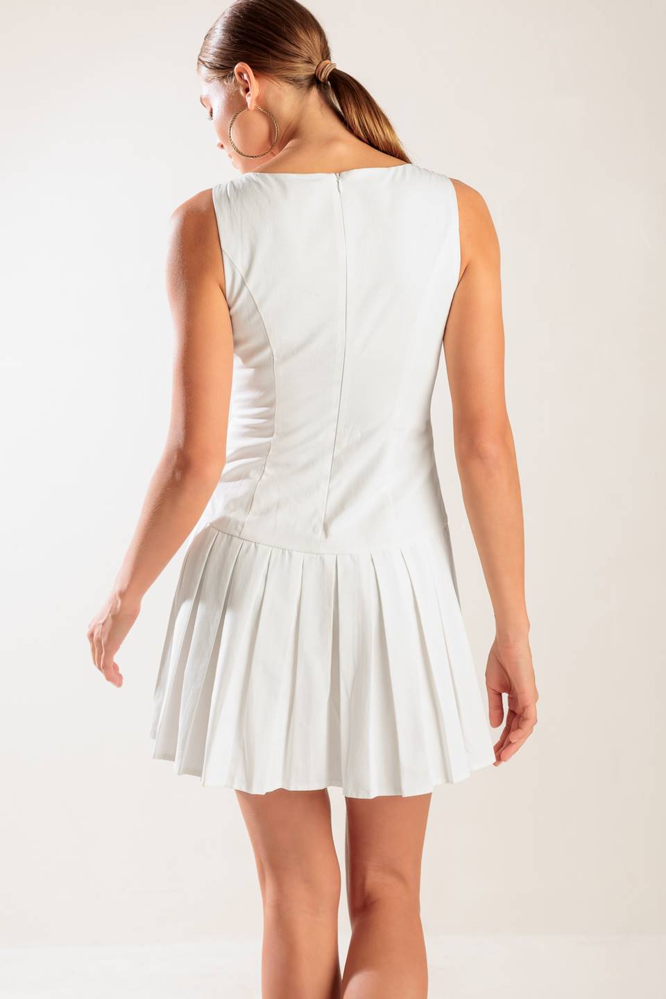 VESTIDO MINI BRANCO DE TECIDO SEM COMPARAÇÃO