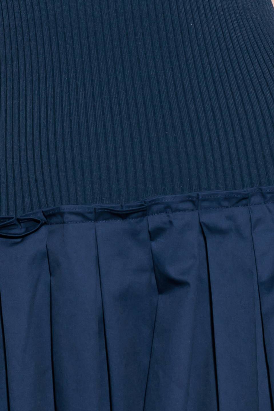 CELEBRE O VESTIDO AZUL-MARINHO PARA O DIA A DIA