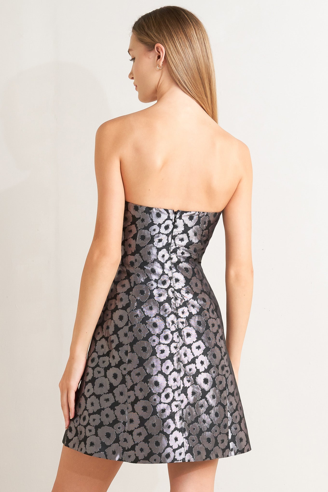 VESTIDO MINI DE JACQUARD TEJIDO SHINE ON ME