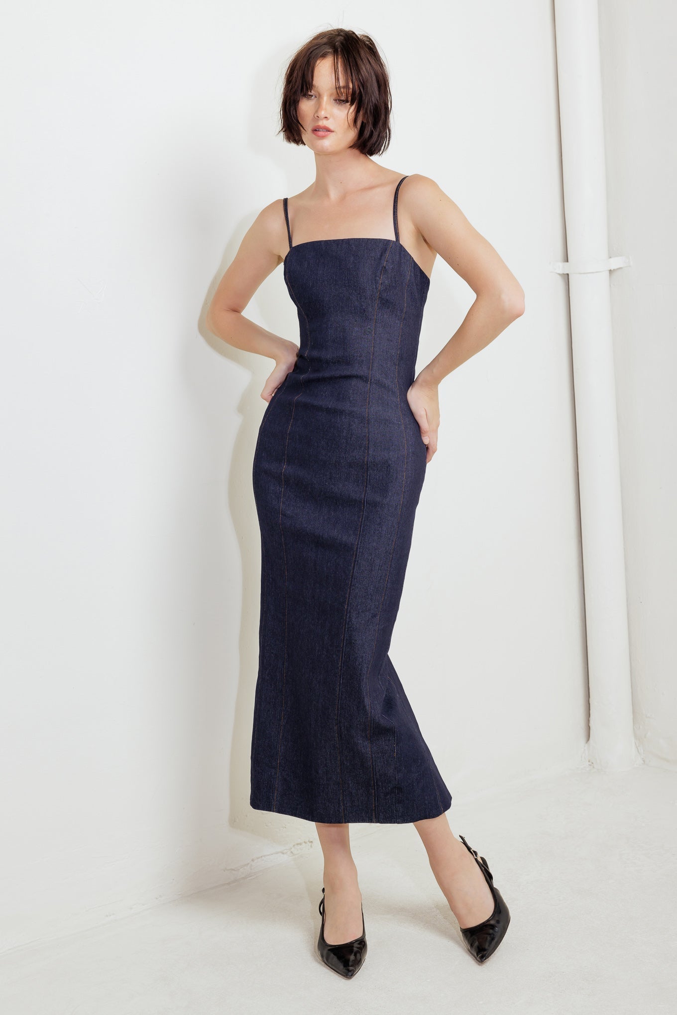 QUIET CURVE DARK DENIM MIDI DRESS - MaraFormigone