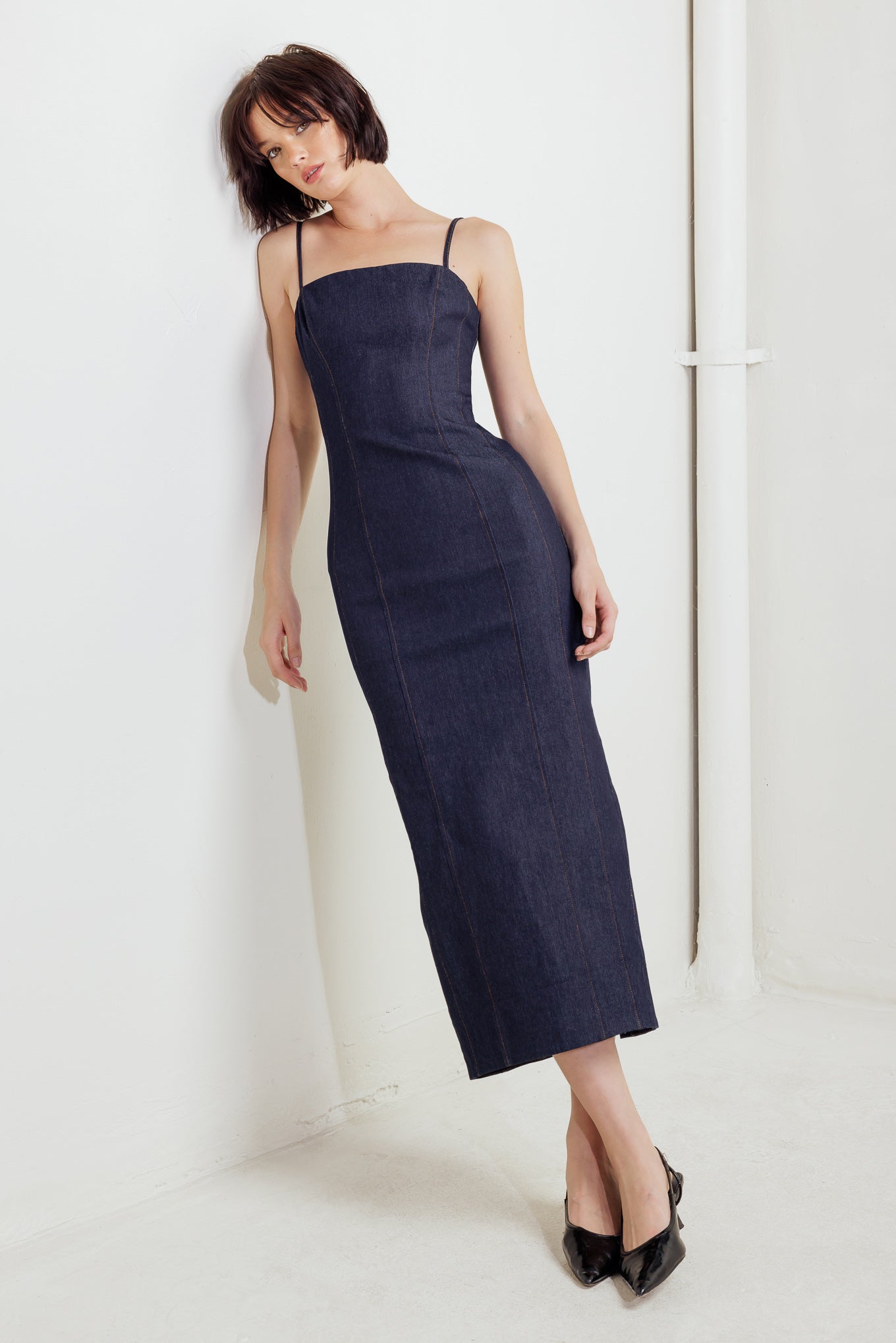 QUIET CURVE DARK DENIM MIDI DRESS - MaraFormigone