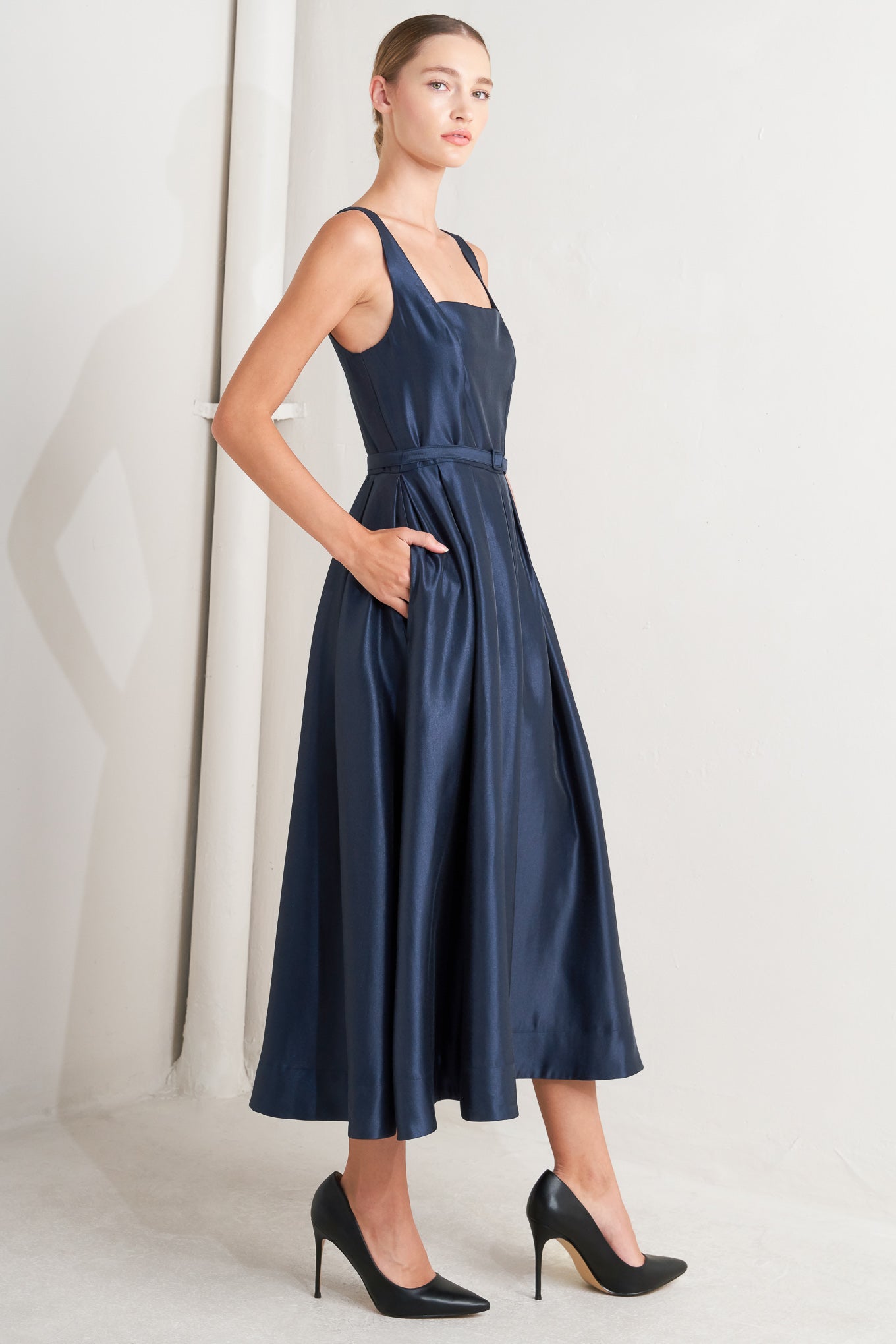 FEMME SILHOUETTE WOVEN MIDI DRESS - MaraFormigone