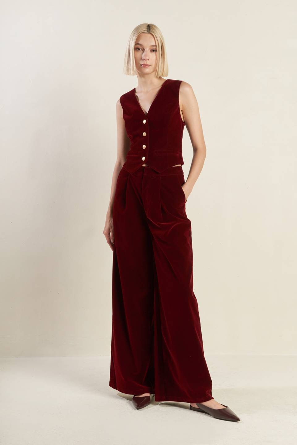 COY CHARM VELVET VEST - MaraFormigone