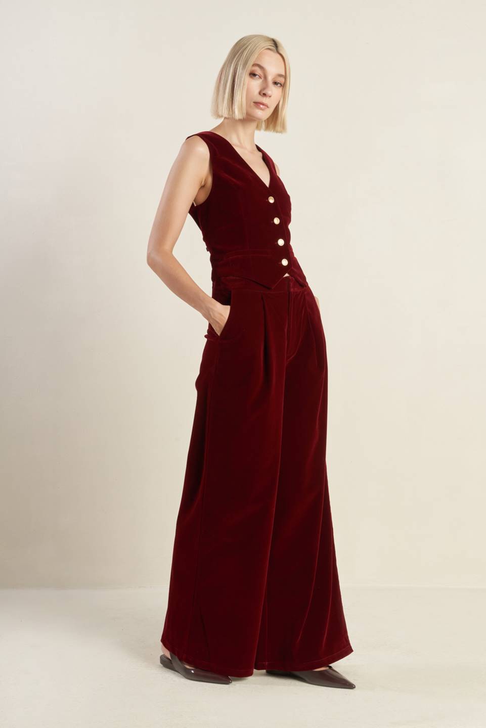 COY CHARM VELVET VEST - MaraFormigone