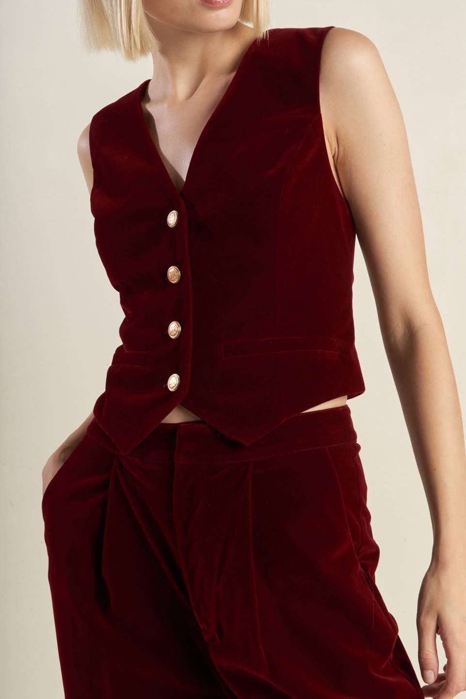 COY CHARM VELVET VEST - MaraFormigone