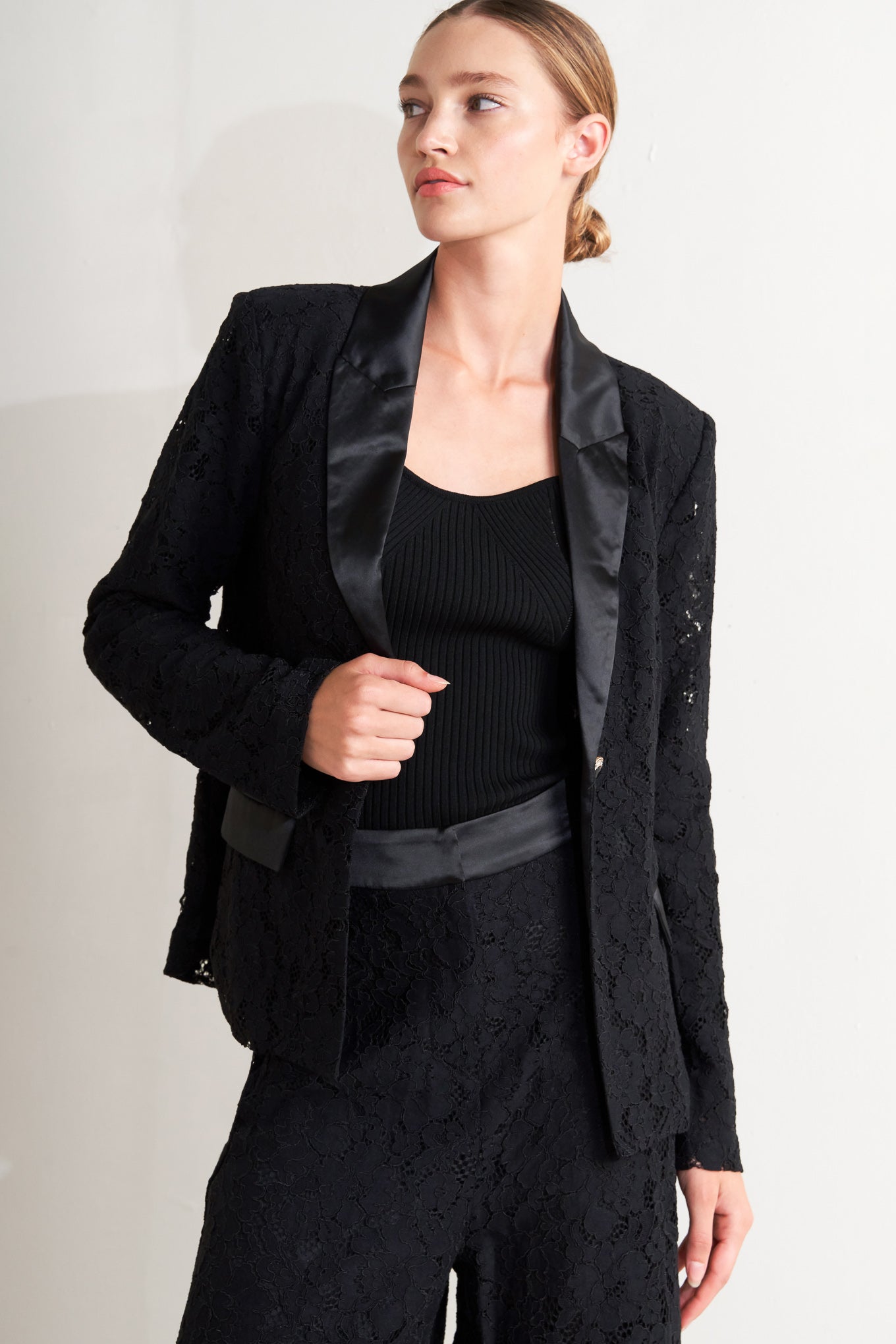 SHADOW GLAM WOVEN LACE BLAZER - MaraFormigone