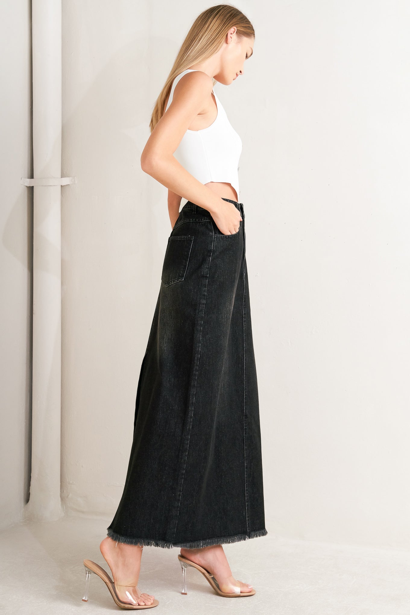 FALDA MIDI DE MEZCLILLA "HABLA DE BELLEZA"