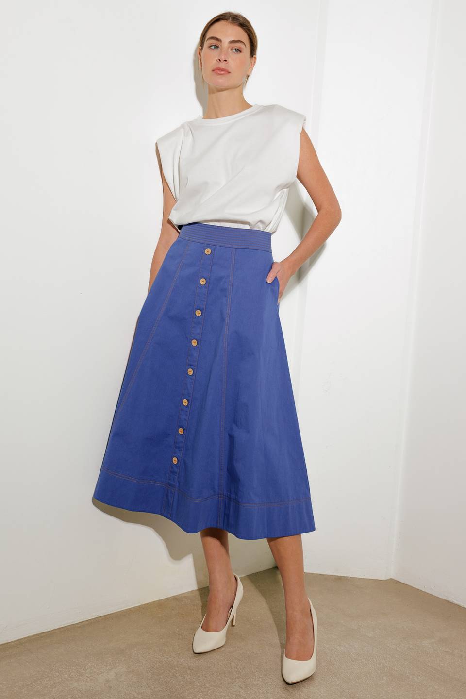 SAIA MIDI ELEGÂNCIA ENCANTADA