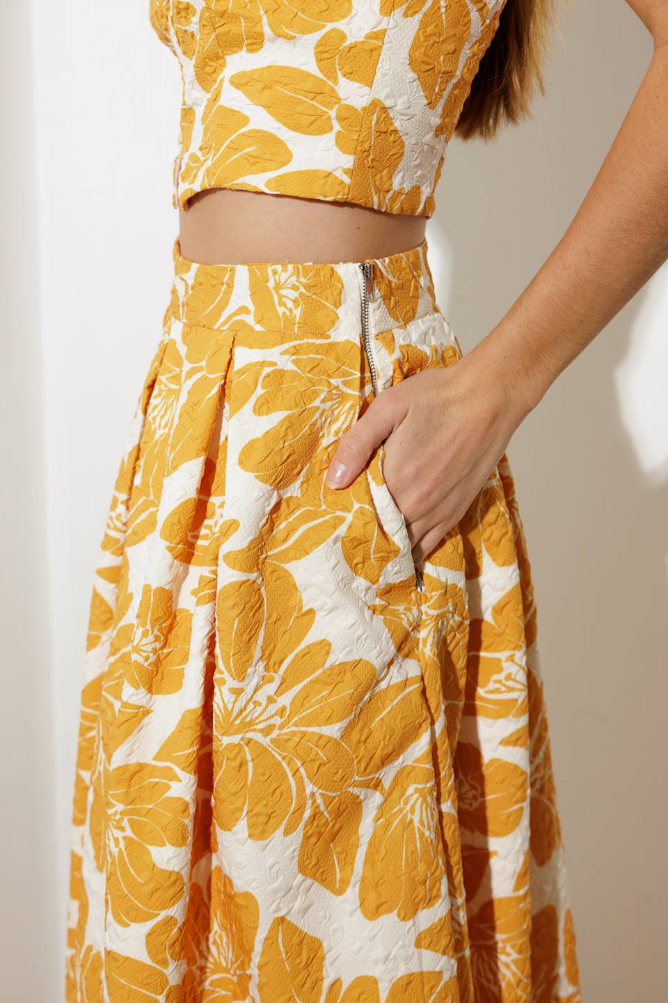 FALDA MIDI TEJIDA DE OPTIMISMO LISO