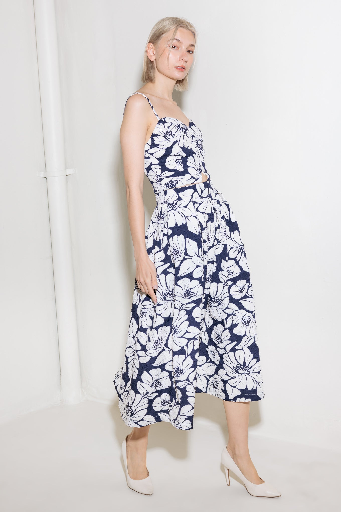 FALDA MIDI TEJIDA AZUL MARINO DE OPTIMISMO LISO