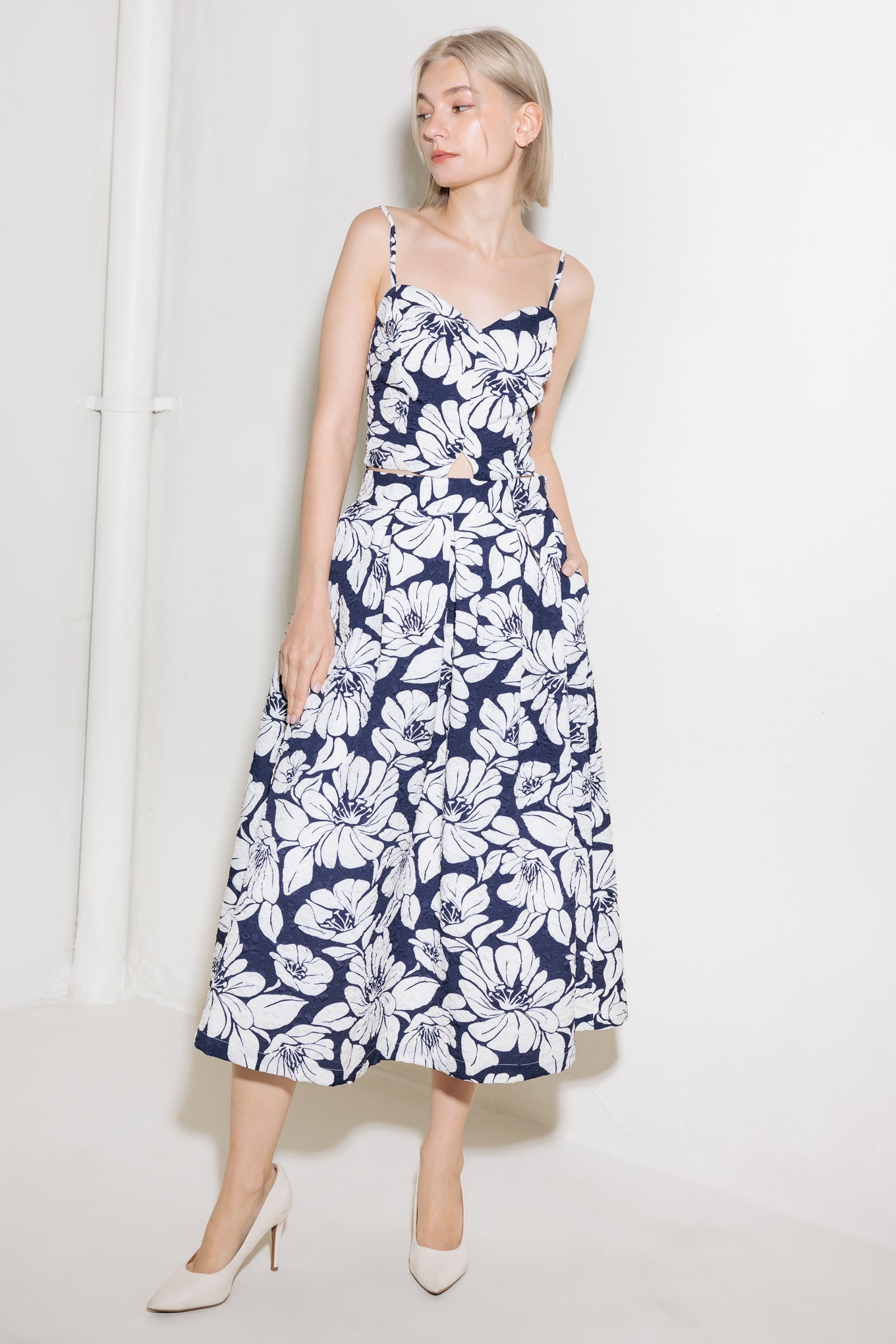 FALDA MIDI TEJIDA AZUL MARINO DE OPTIMISMO LISO