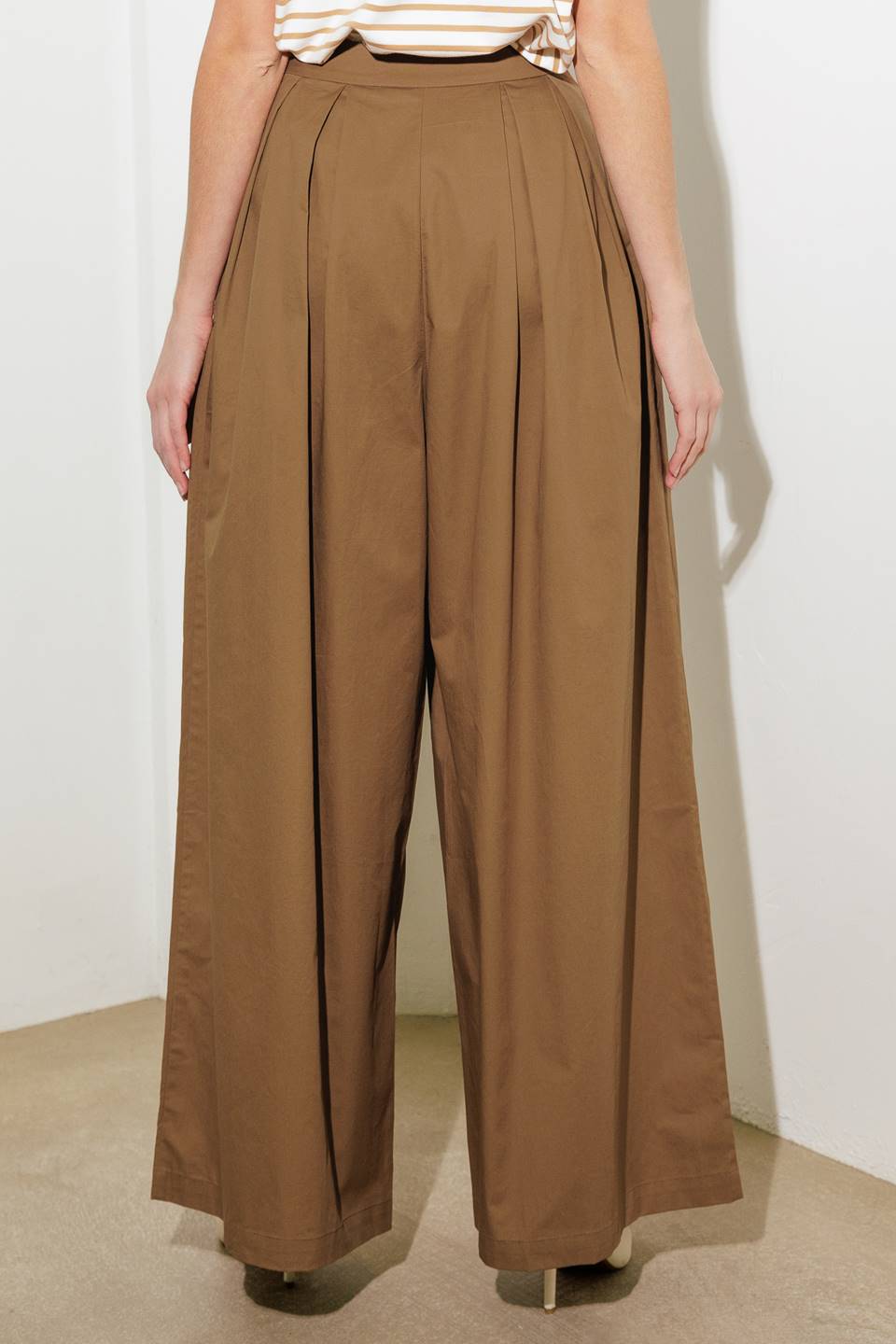 ¡PANTALONES TEJIDOS EN EL MOMENTO PERFECTO!