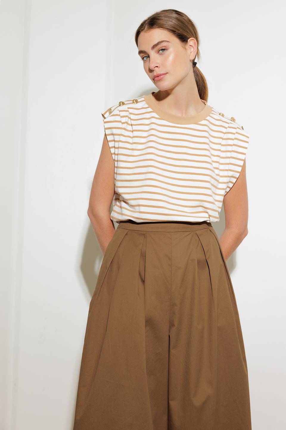 ¡PANTALONES TEJIDOS EN EL MOMENTO PERFECTO!