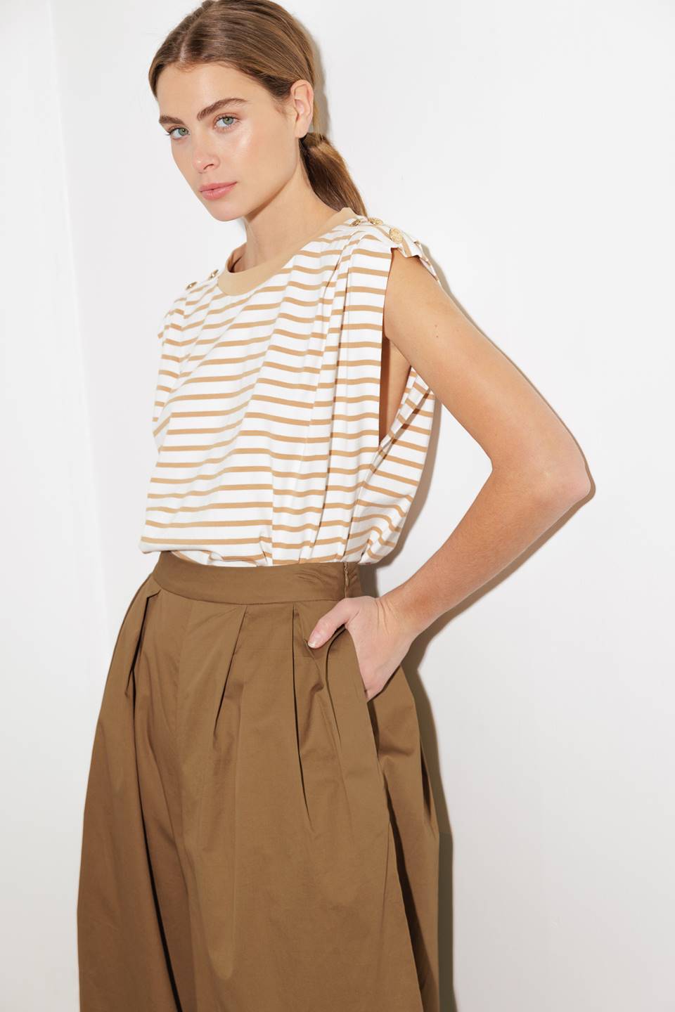 ¡PANTALONES TEJIDOS EN EL MOMENTO PERFECTO!