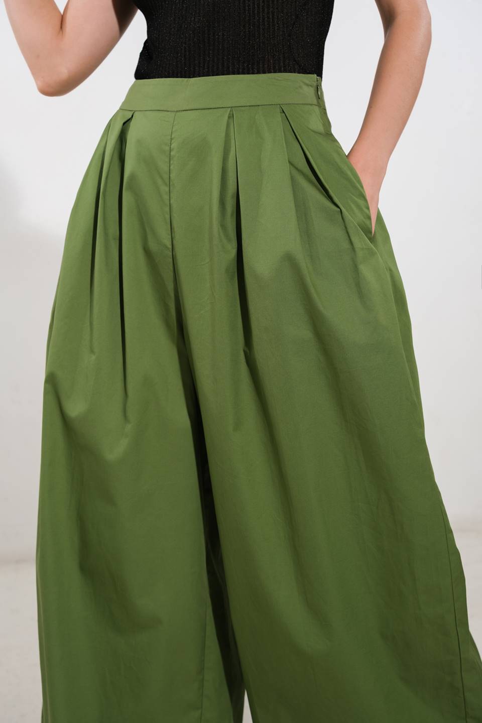 ¡PANTALONES TEJIDOS EN EL MOMENTO PERFECTO!