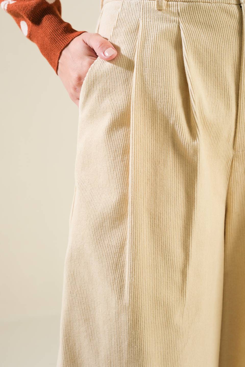 PANTALONES TEJIDOS FAME