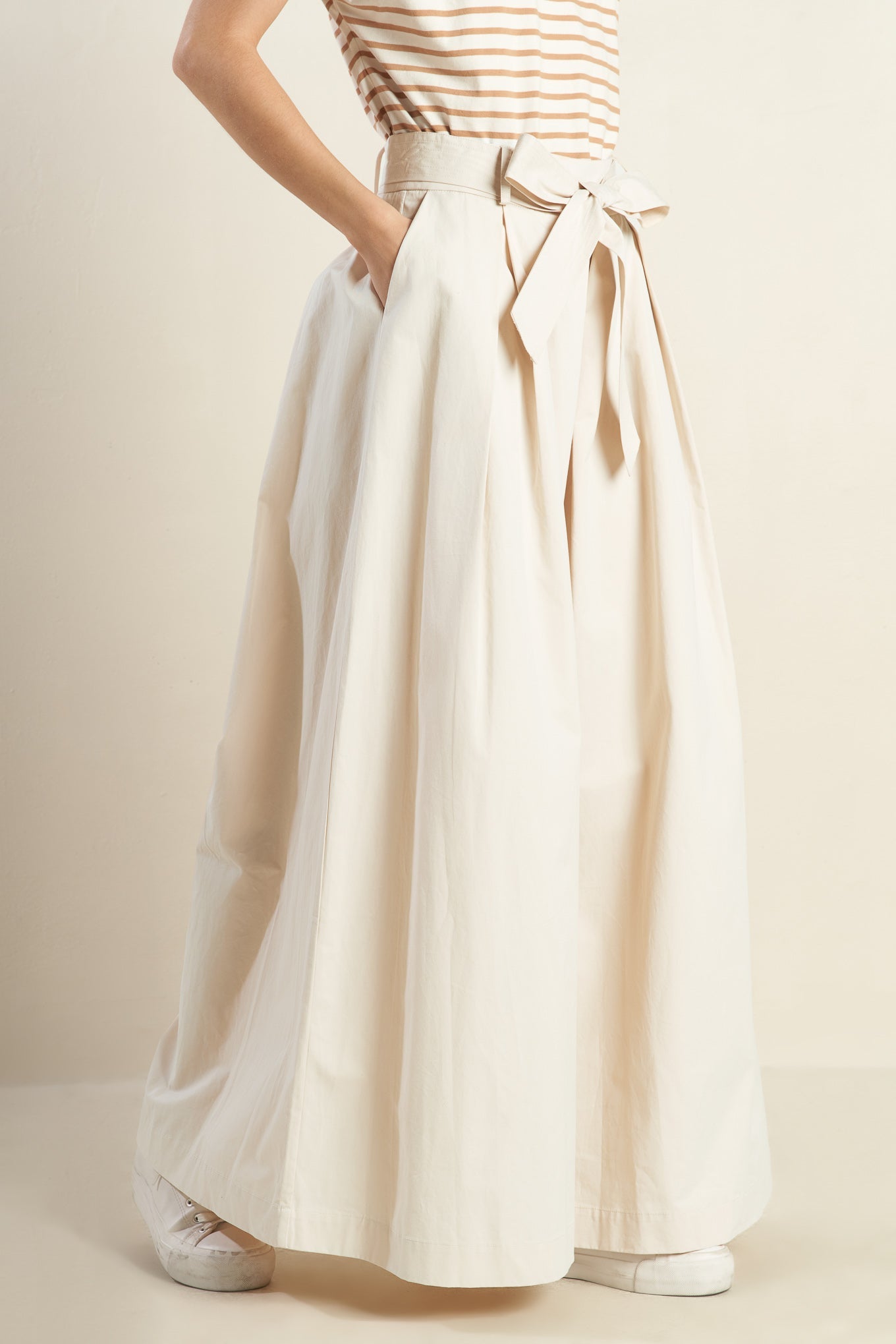 CALÇA DE PERNA LARGA MAIS PERTO DE VOCÊ