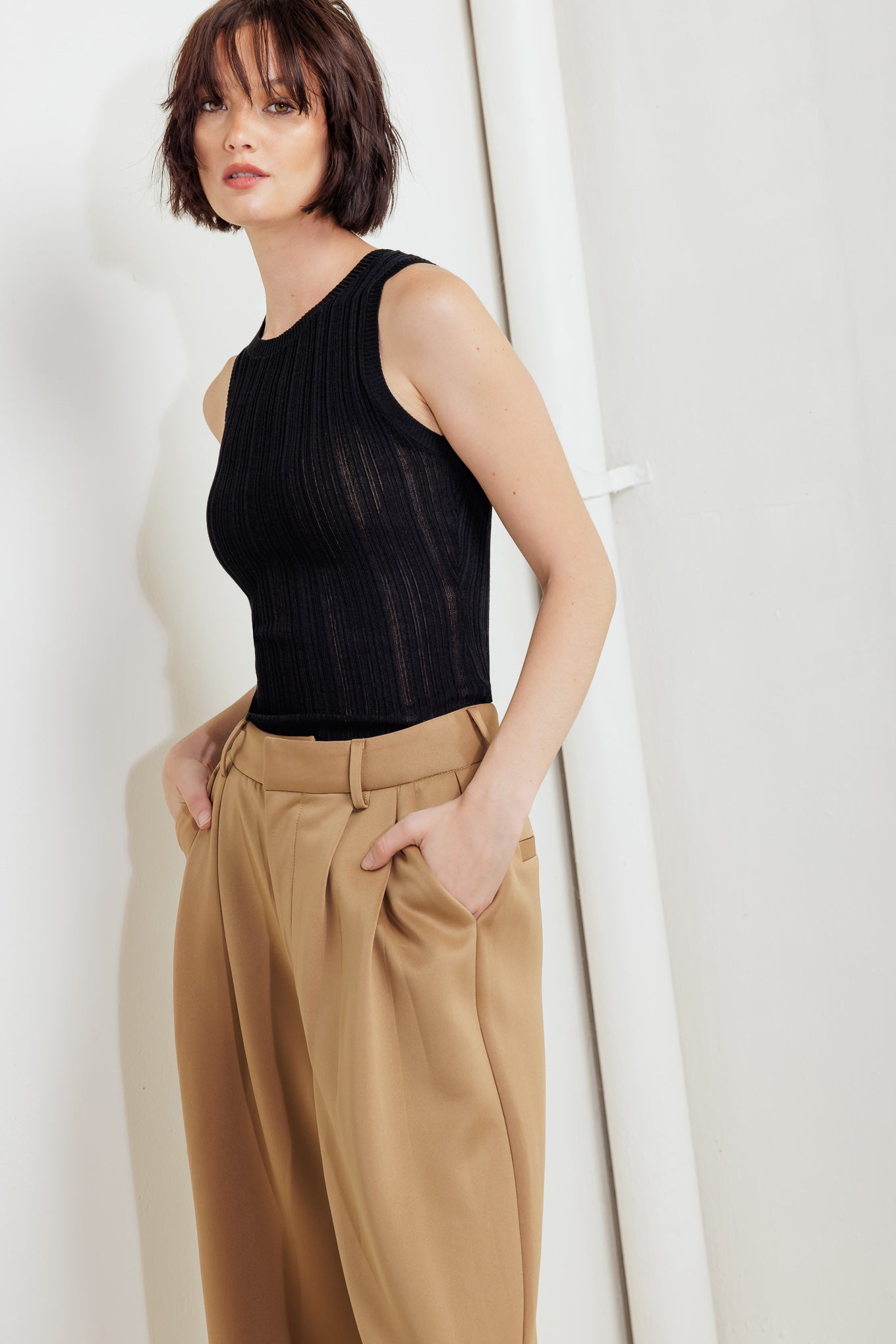 ROMANTIC PETAL WOVEN PANTS - MaraFormigone