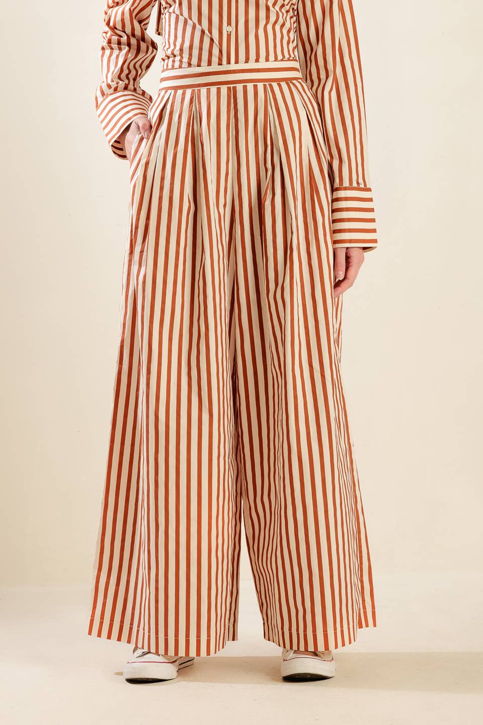 CALÇA TECIDA "PEDAÇOS DO MEU CORAÇÃO"