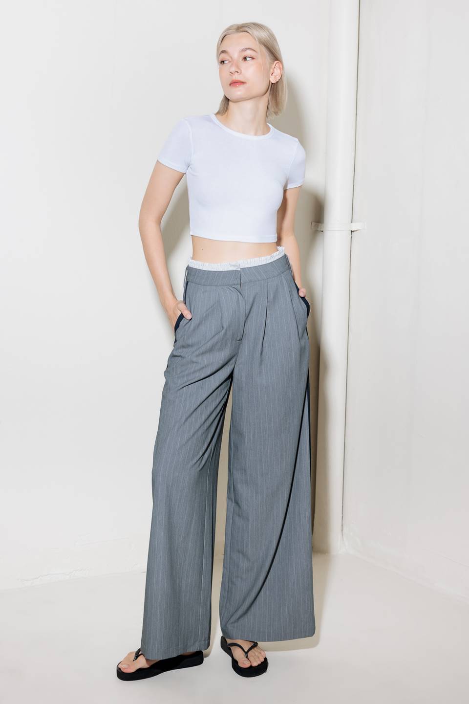 SMILE BRIGHT IN GREY WOVEN PANTS - MaraFormigone