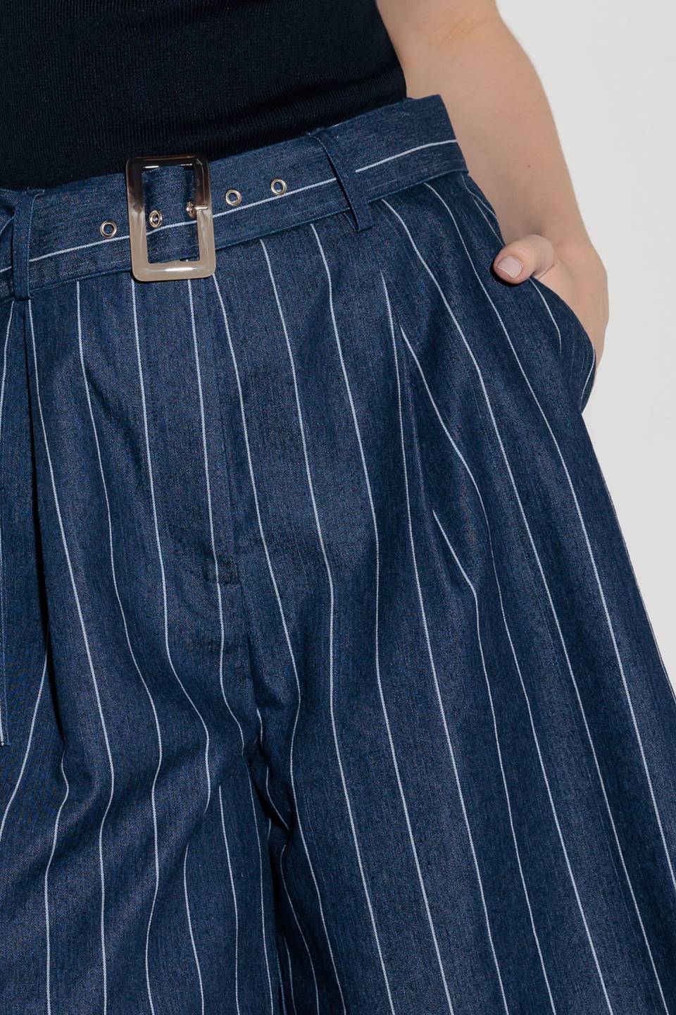 HOLD JOY IN INDIGO WOVEN SHORT - MaraFormigone