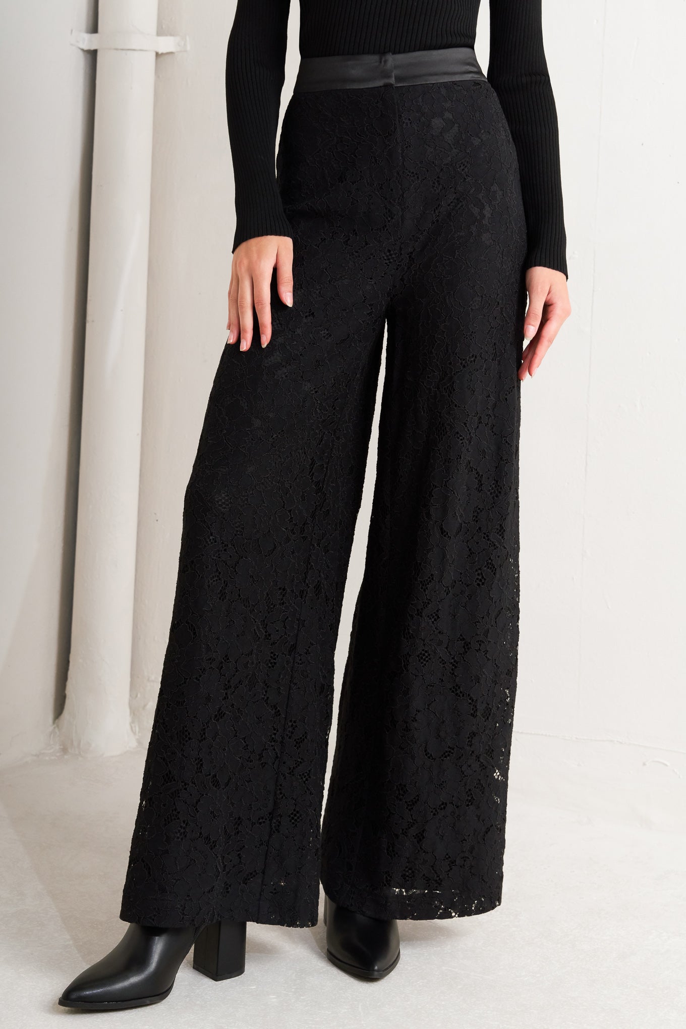 SHADOW GLAM WOVEN LACE PANTS - MaraFormigone
