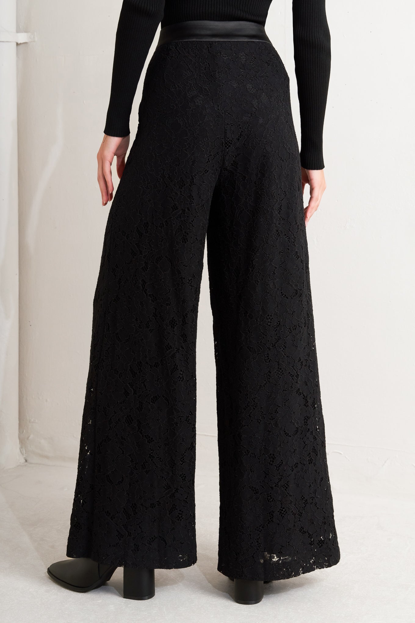 SHADOW GLAM WOVEN LACE PANTS - MaraFormigone