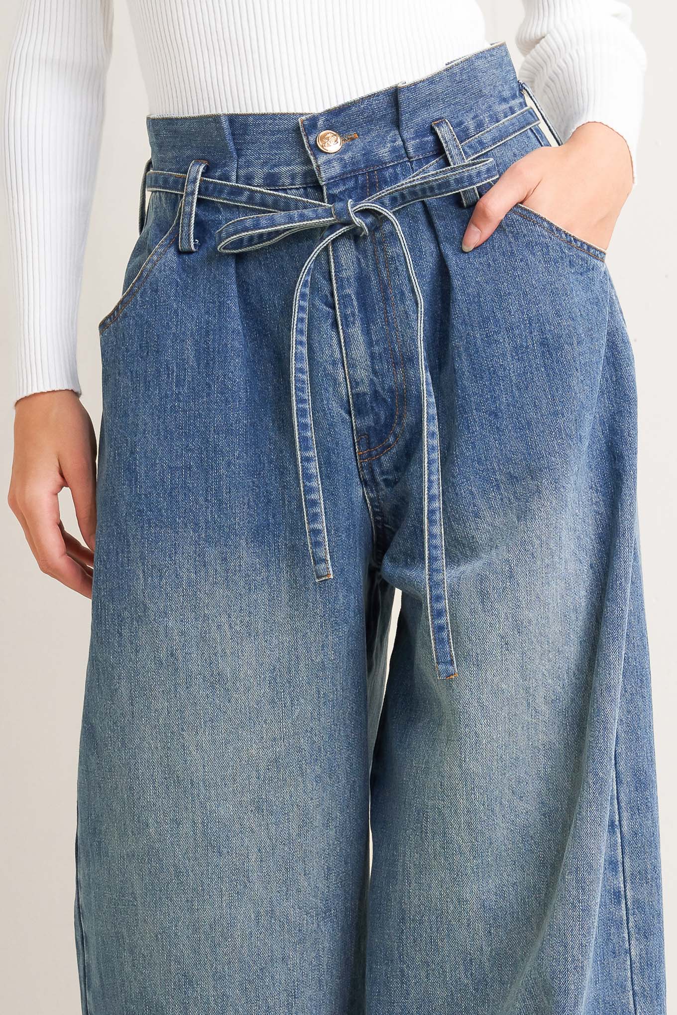 CALÇA JEANS COM CINTURA PARA O DIA A DIA
