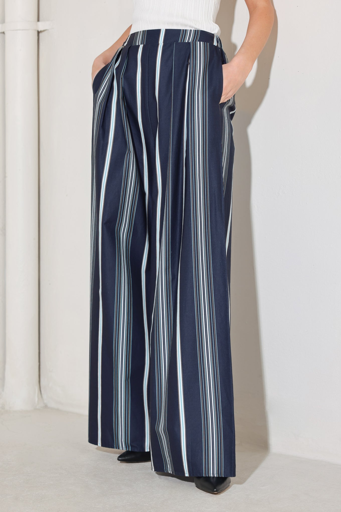CITY STRIPE WOVEN PANTS