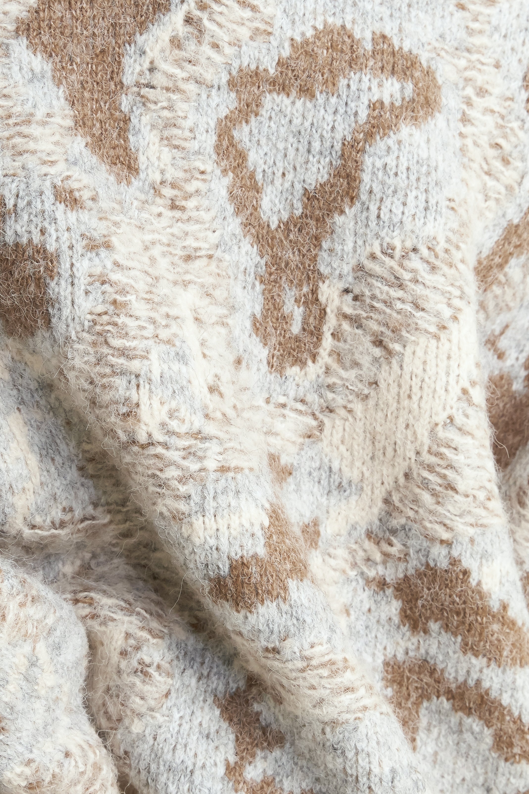 PROMINENT CHARM PULLOVER SWEATER TOP - MaraFormigone