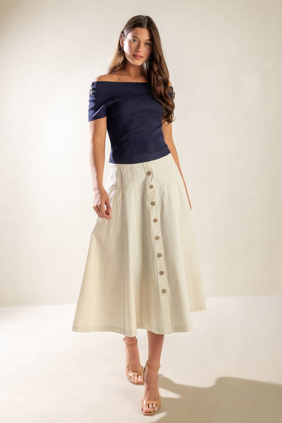 BLUSA DE SUÉTER COM OMBROS DE FORA "HORA DO CHÁ"