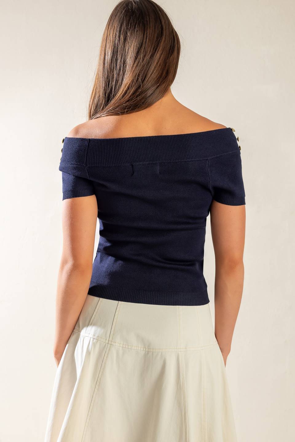 BLUSA DE SUÉTER COM OMBROS DE FORA "HORA DO CHÁ"