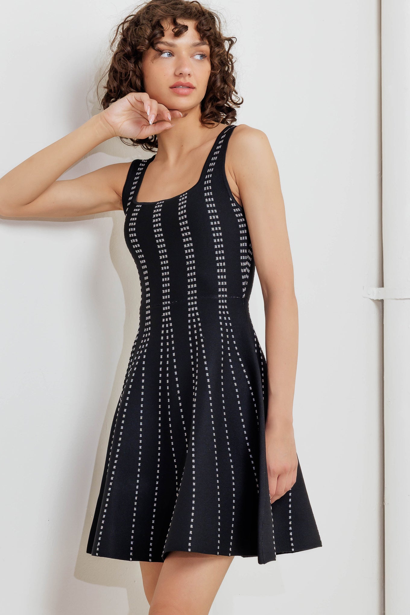 MINIVESTIDO DE PUNTO JACQUARD A RAYAS DE AZÚCAR