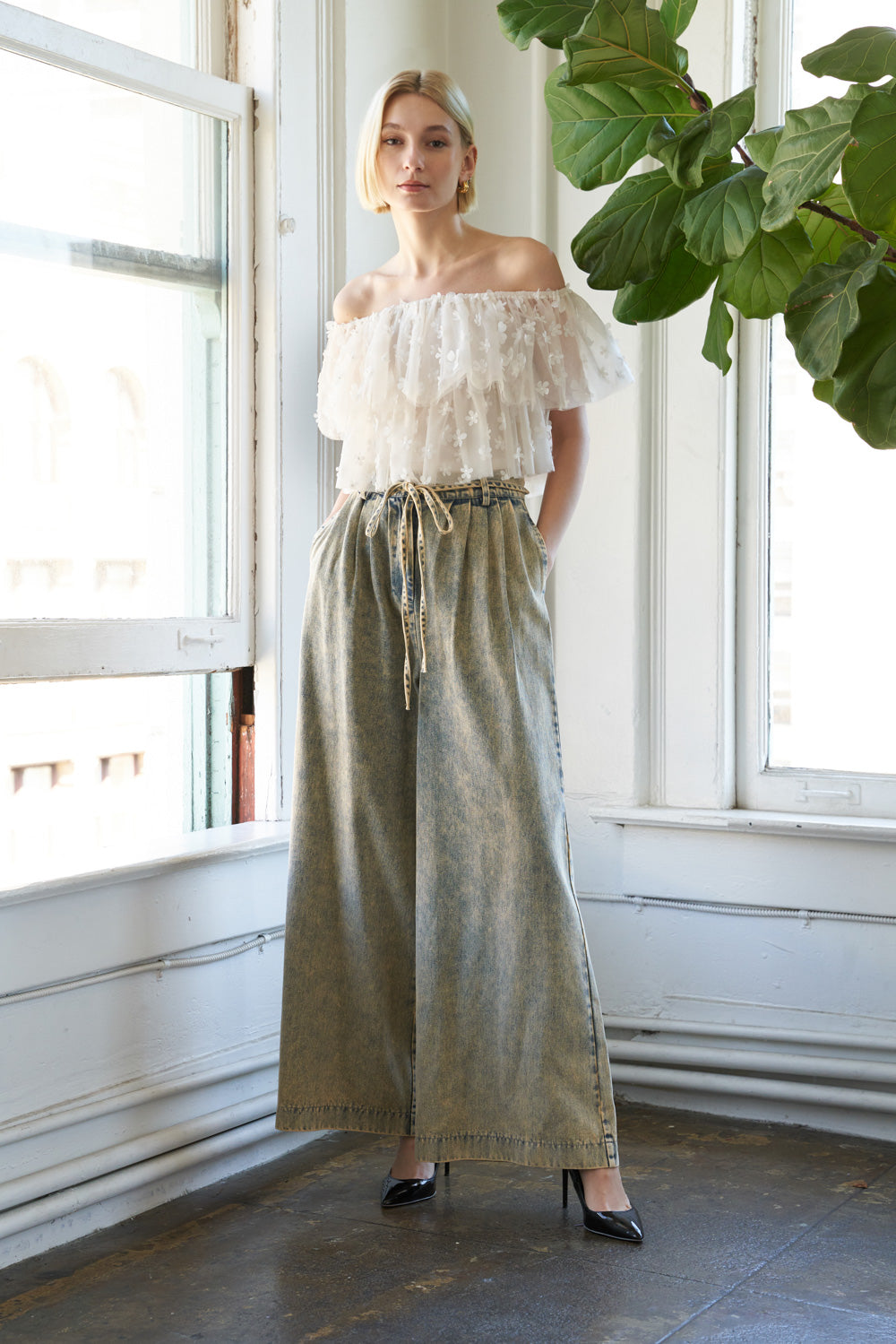 BLUSA COM DETALHES LOVE GALORE