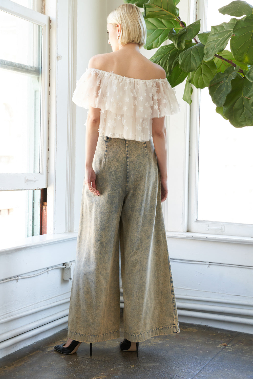 BLUSA COM DETALHES LOVE GALORE